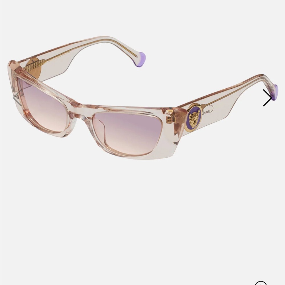 Camilla Harbour Views Sunglasses Crystal Light  Pink Medium Fit NWT Case & Cloth